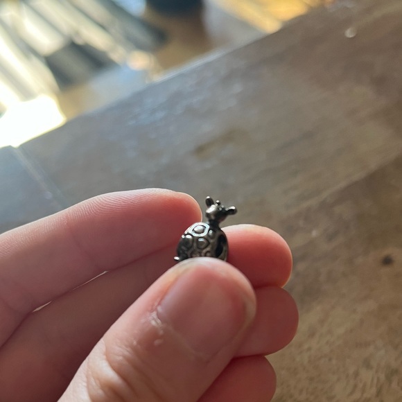 Retired Pandora Giraffe Charm - Picture 2 of 2